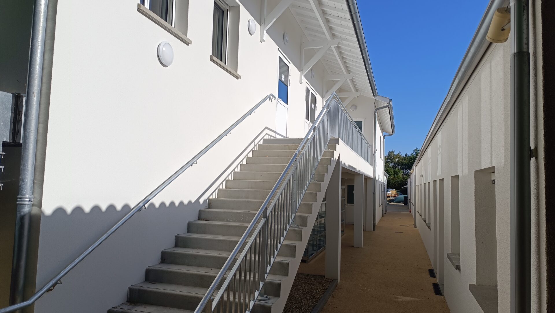 Extension d&rsquo;un collège : Salles de classes et espace polyvalent